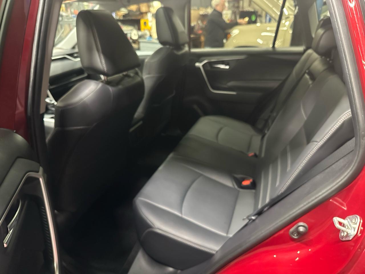 Toyota RAV4 XLE Premium AWD (Natl) 2020