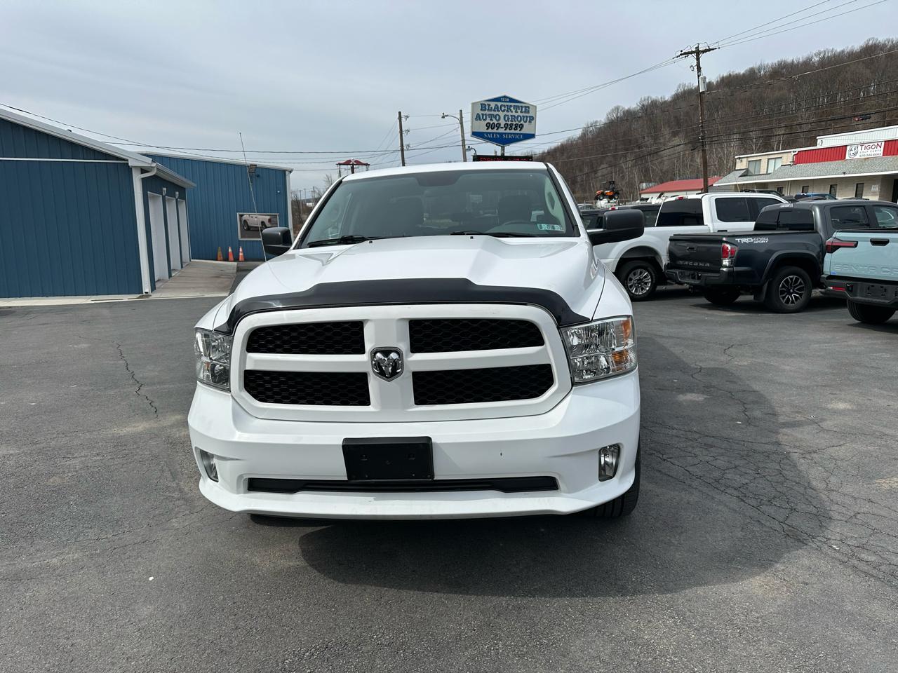RAM 1500 Express 4x4 Quad Cab 6'4" Box 2018