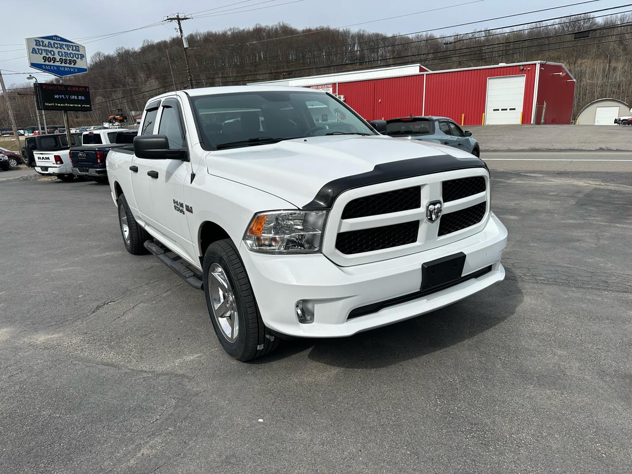 RAM 1500 Express 4x4 Quad Cab 6'4" Box 2018
