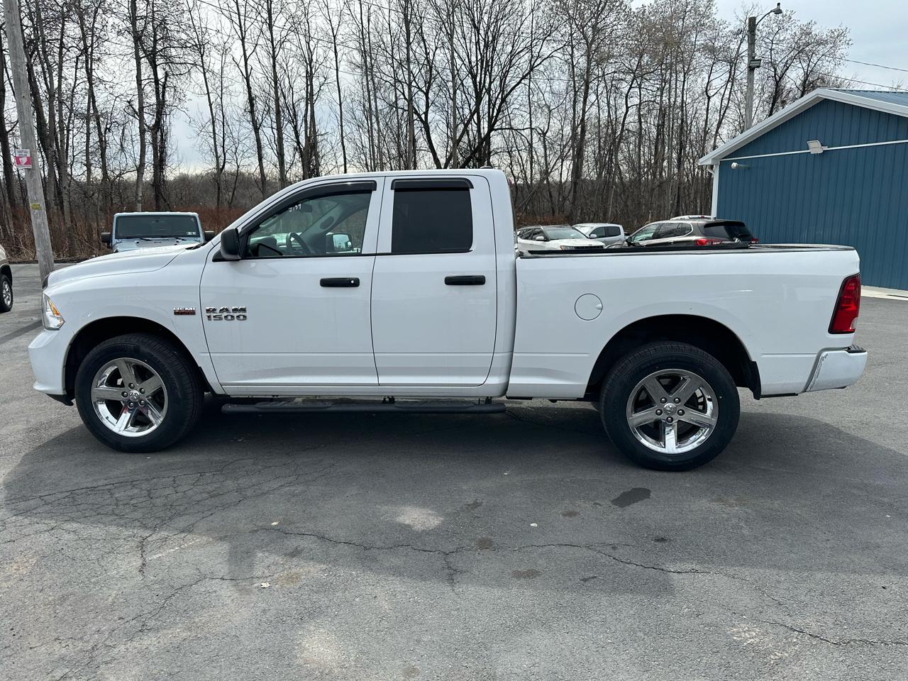 RAM 1500 Express 4x4 Quad Cab 6'4" Box 2018