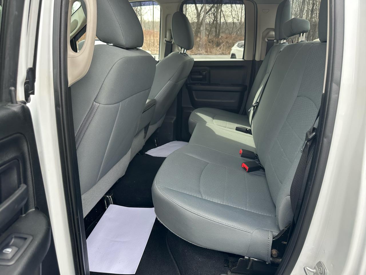 RAM 1500 Express 4x4 Quad Cab 6'4" Box 2018