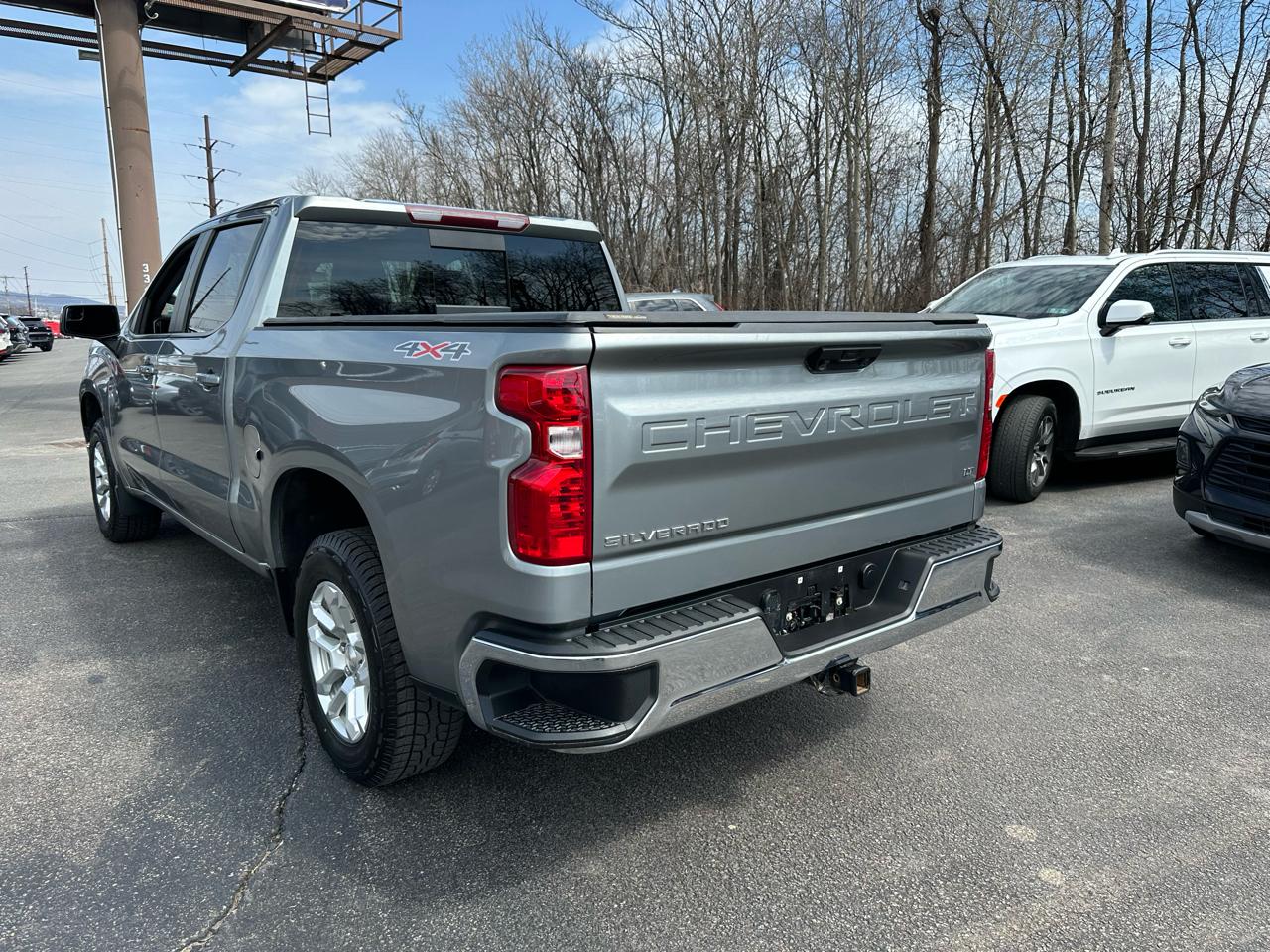 Chevrolet Silverado 1500 4WD Crew Cab 147" LT w/1LT 2024
