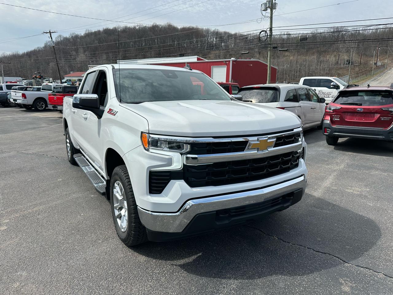 Chevrolet Silverado 1500 4WD Crew Cab 147" LT w/1LT 2022