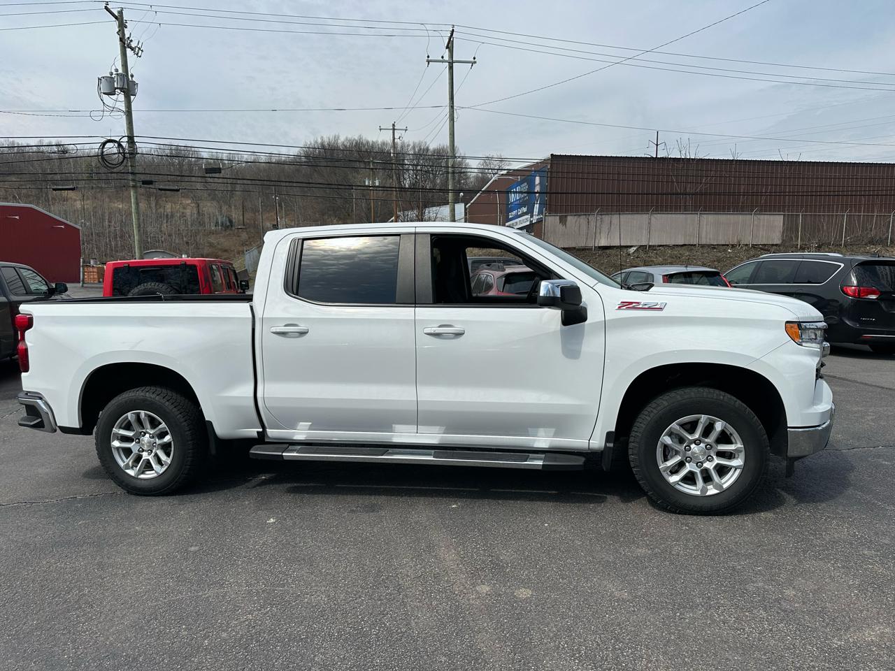 Chevrolet Silverado 1500 4WD Crew Cab 147" LT w/1LT 2022