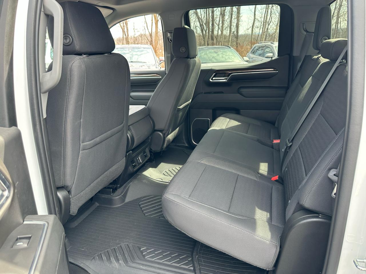 Chevrolet Silverado 1500 4WD Crew Cab 147" LT w/1LT 2022