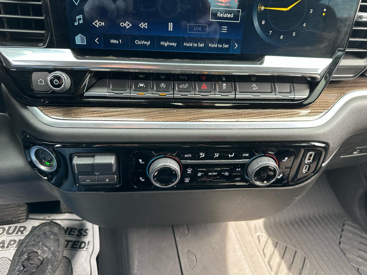 Chevrolet Silverado 1500 4WD Crew Cab 147" LT w/1LT 2022