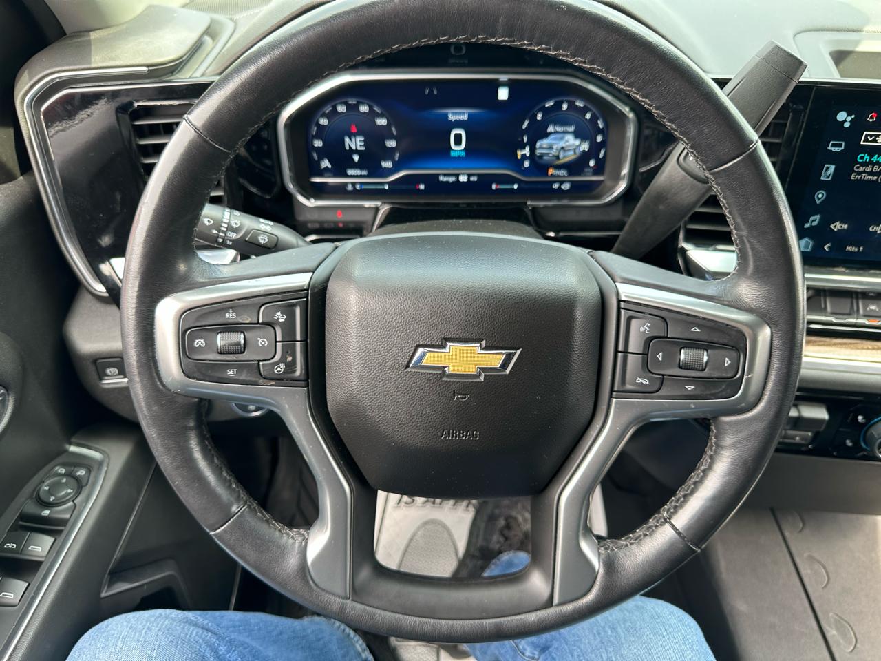 Chevrolet Silverado 1500 4WD Crew Cab 147" LT w/1LT 2022