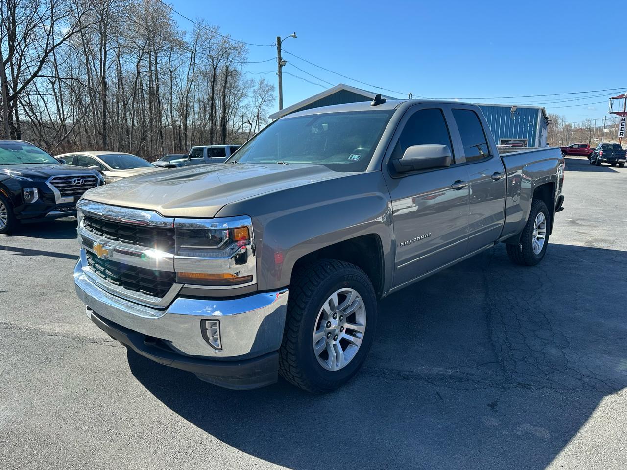 Chevrolet Silverado 1500 4WD Double Cab 143.5" LT w/1LT 2017