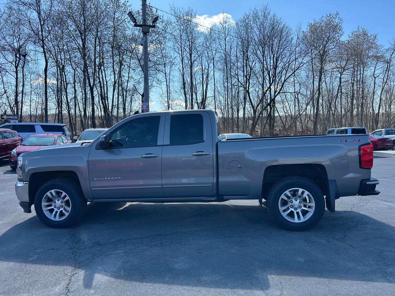 Chevrolet Silverado 1500 4WD Double Cab 143.5" LT w/1LT 2017