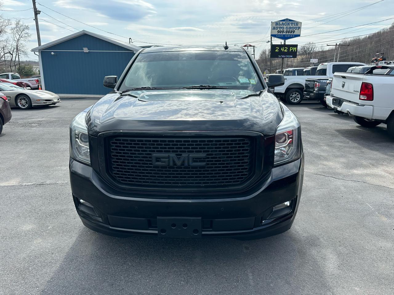 GMC Yukon XL 4WD 4dr Denali 2015
