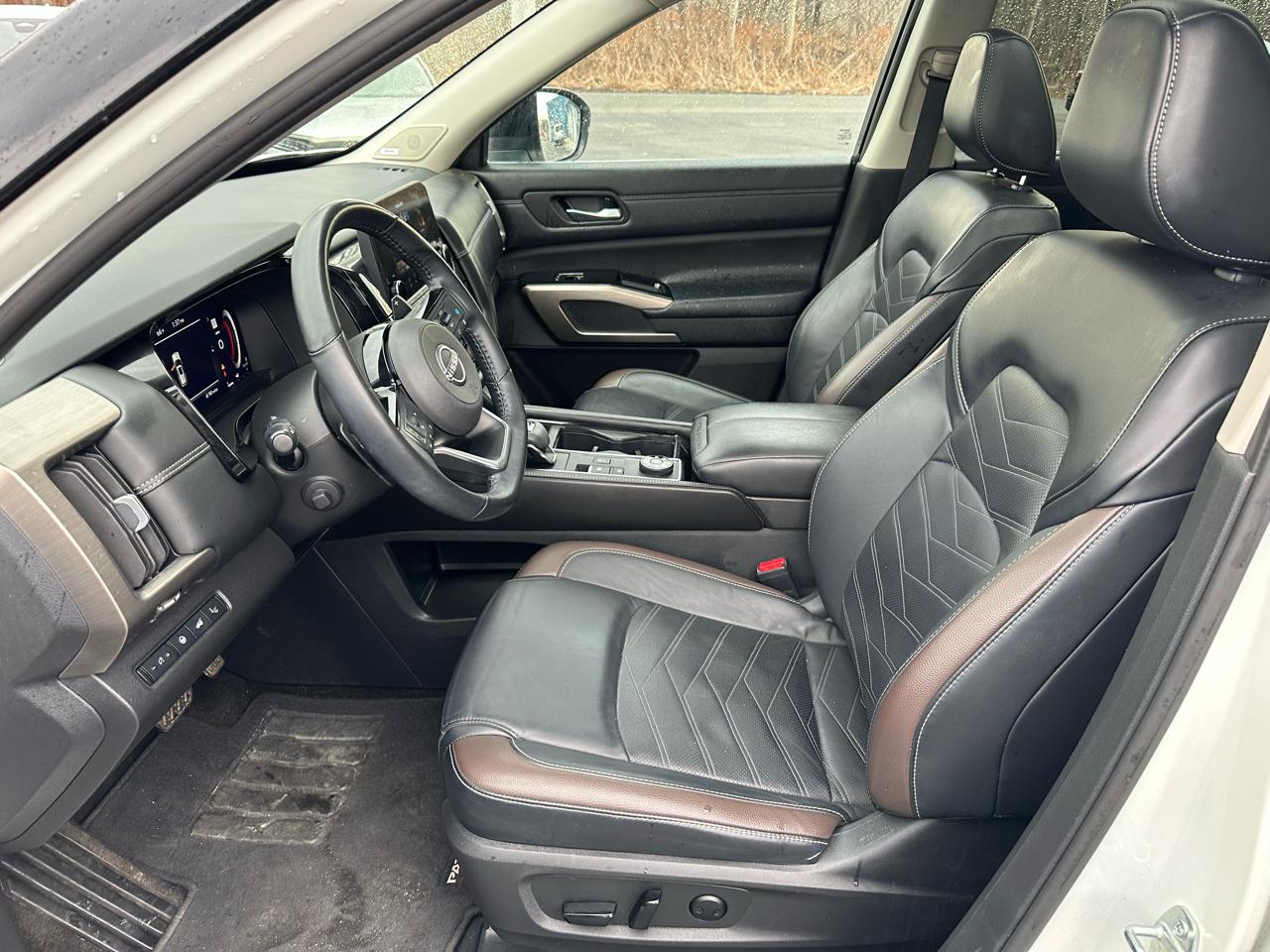 Nissan Pathfinder Platinum 4WD 2023