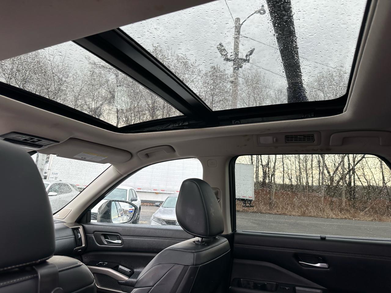 Nissan Pathfinder Platinum 4WD 2023