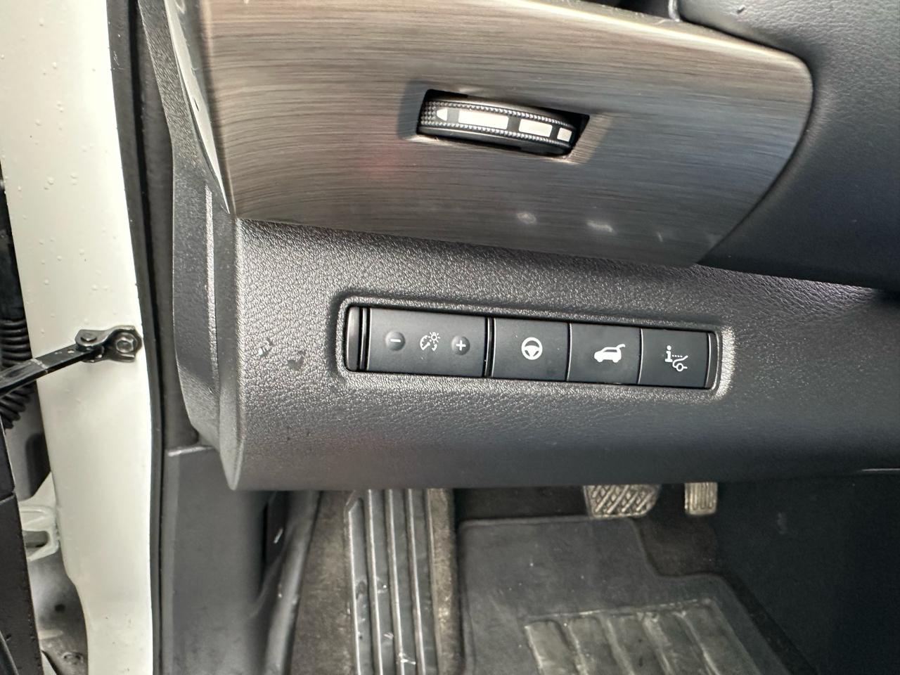 Nissan Pathfinder Platinum 4WD 2023