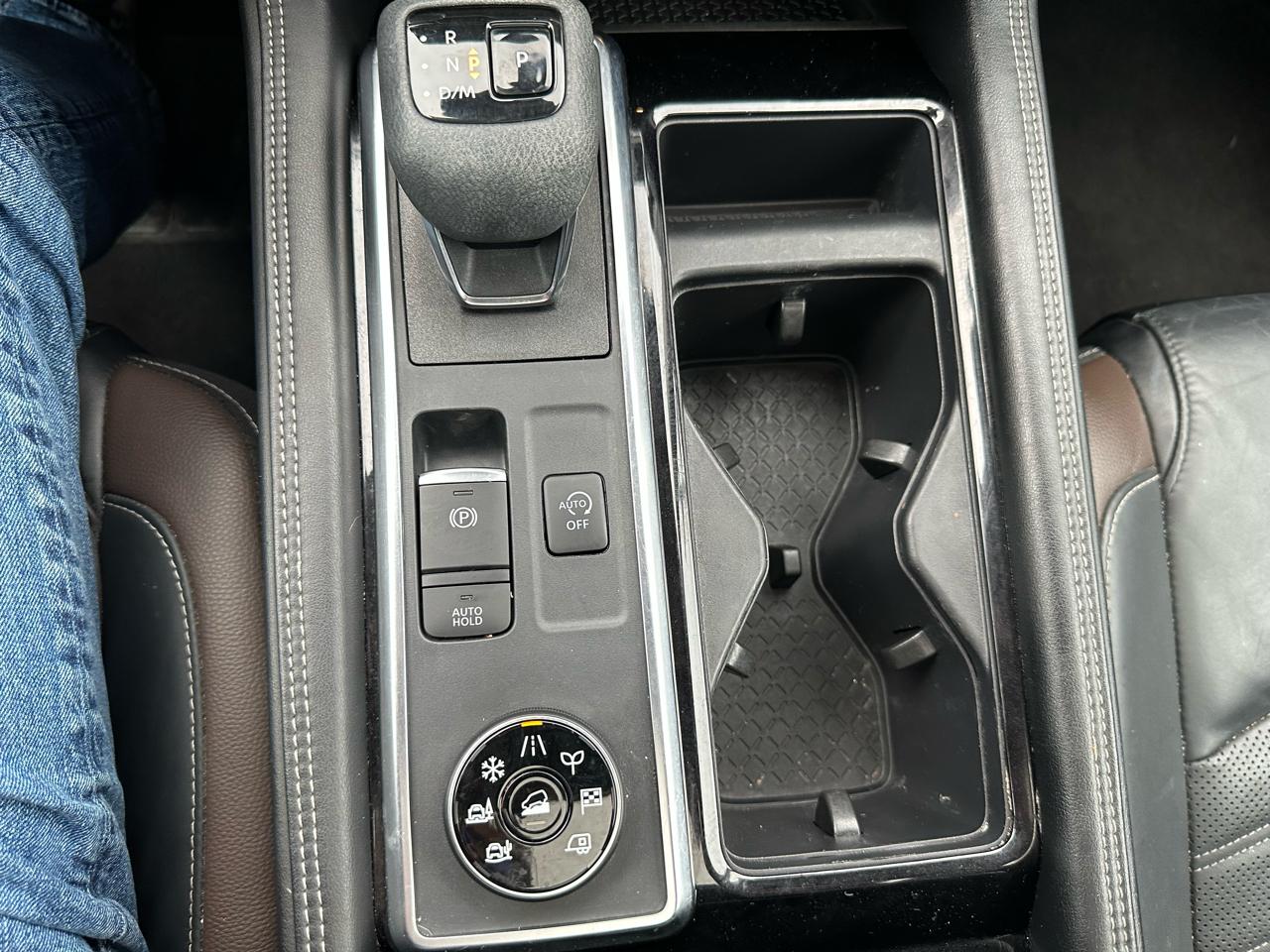 Nissan Pathfinder Platinum 4WD 2023