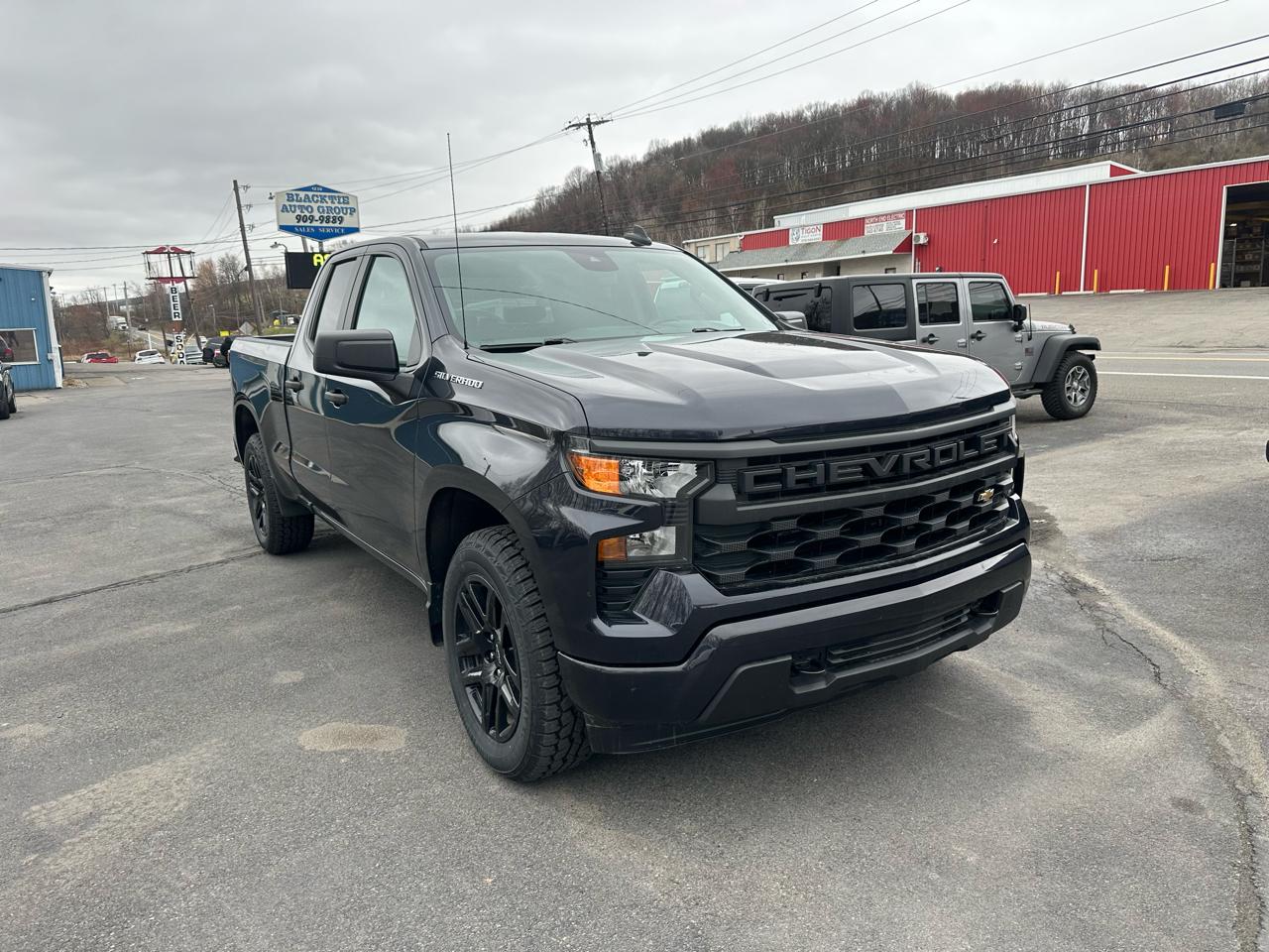 Chevrolet Silverado 1500 4WD Double Cab 147" Custom 2023