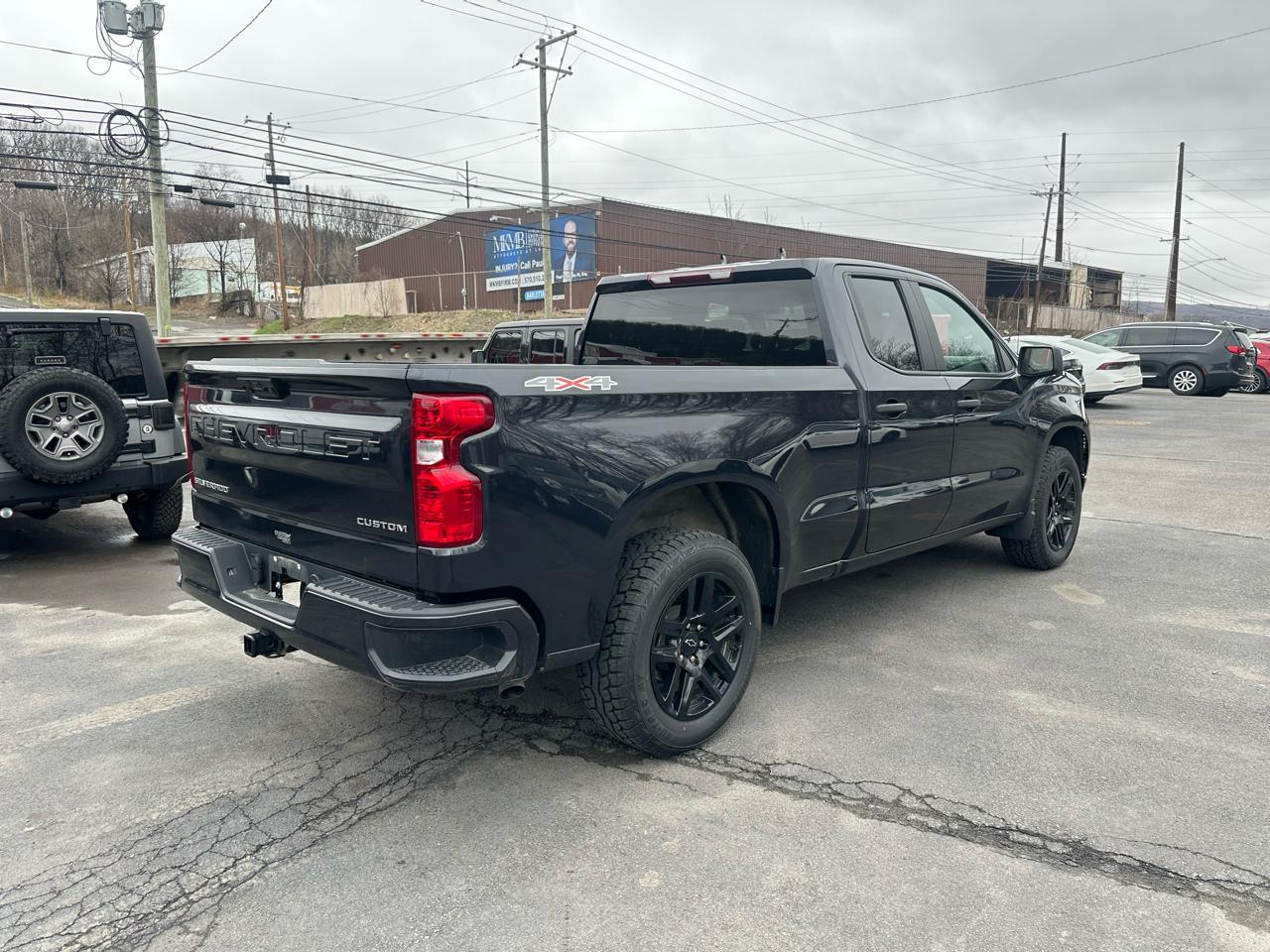 Chevrolet Silverado 1500 4WD Double Cab 147" Custom 2023