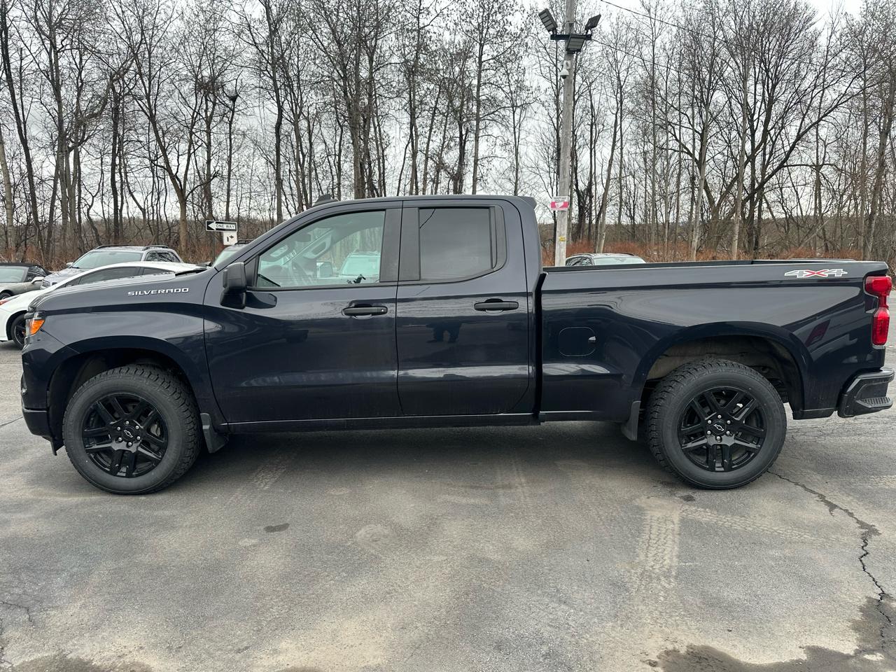 Chevrolet Silverado 1500 4WD Double Cab 147" Custom 2023