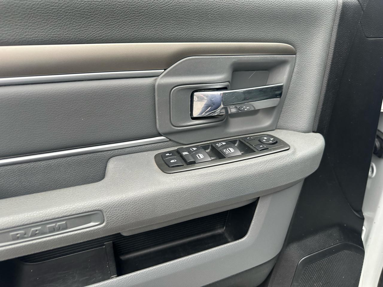 RAM 2500 4WD Crew Cab 149" SLT 2014