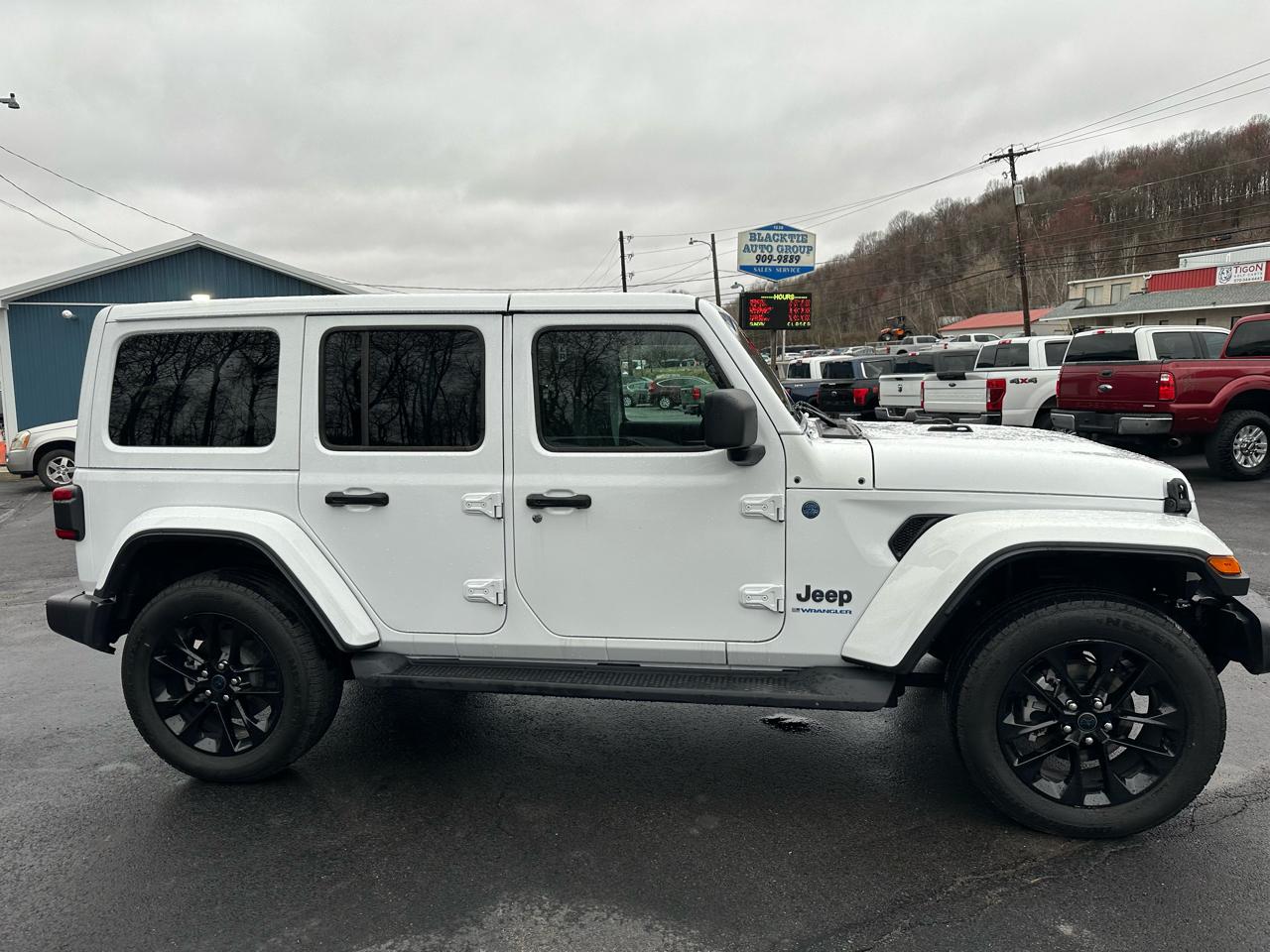 Jeep Wrangler 4xe Sahara 4x4 2025