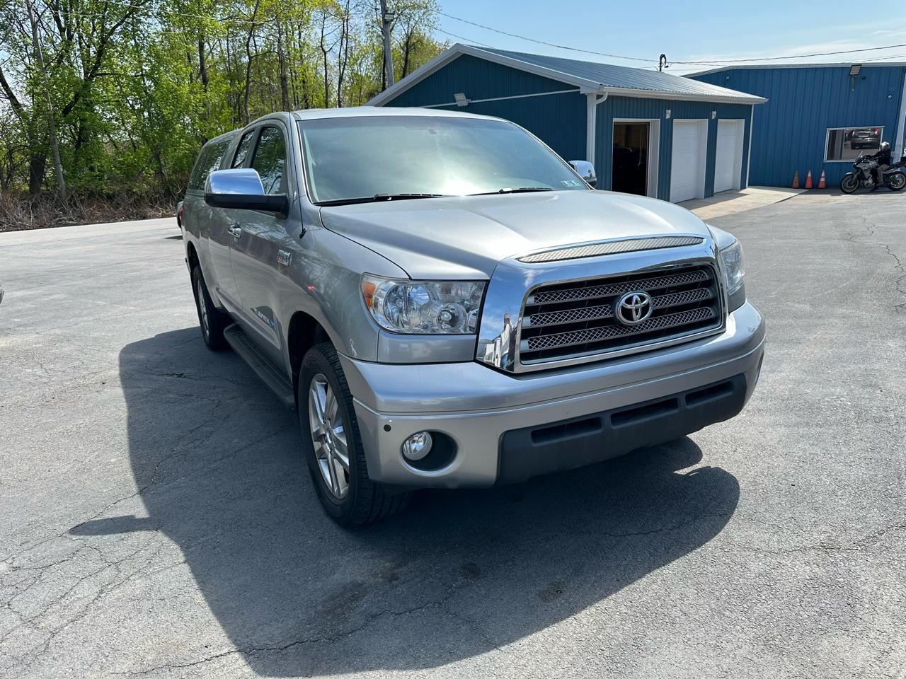 Toyota Tundra 4WD Truck Dbl 5.7L V8 6-Spd AT LTD (Natl) 2008