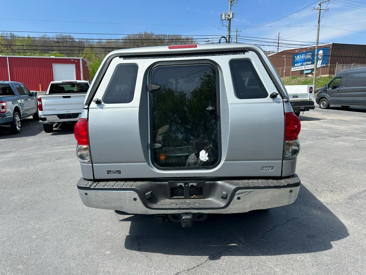Toyota Tundra 4WD Truck Dbl 5.7L V8 6-Spd AT LTD (Natl) 2008