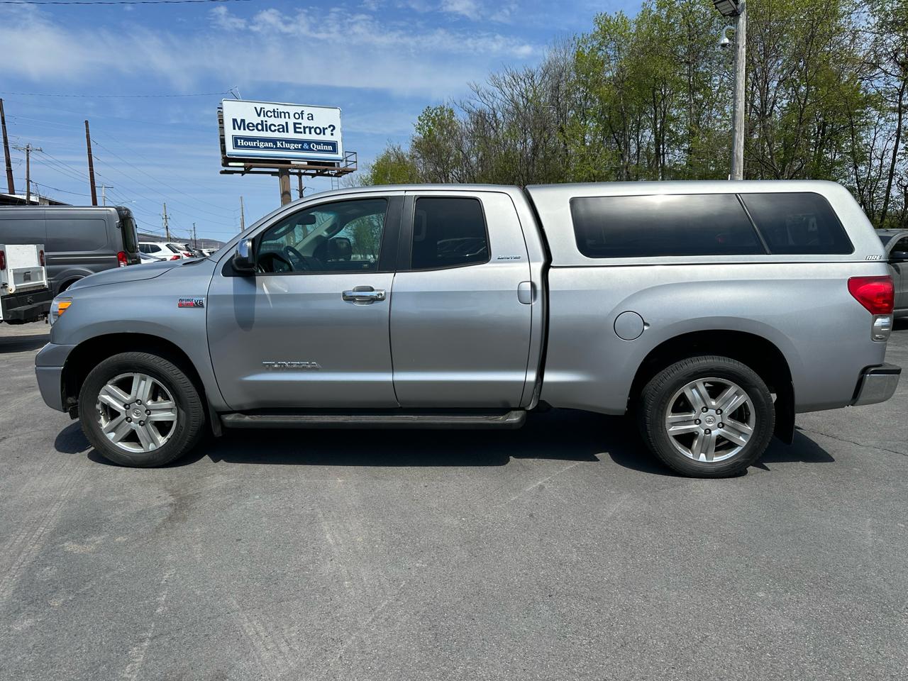 Toyota Tundra 4WD Truck Dbl 5.7L V8 6-Spd AT LTD (Natl) 2008