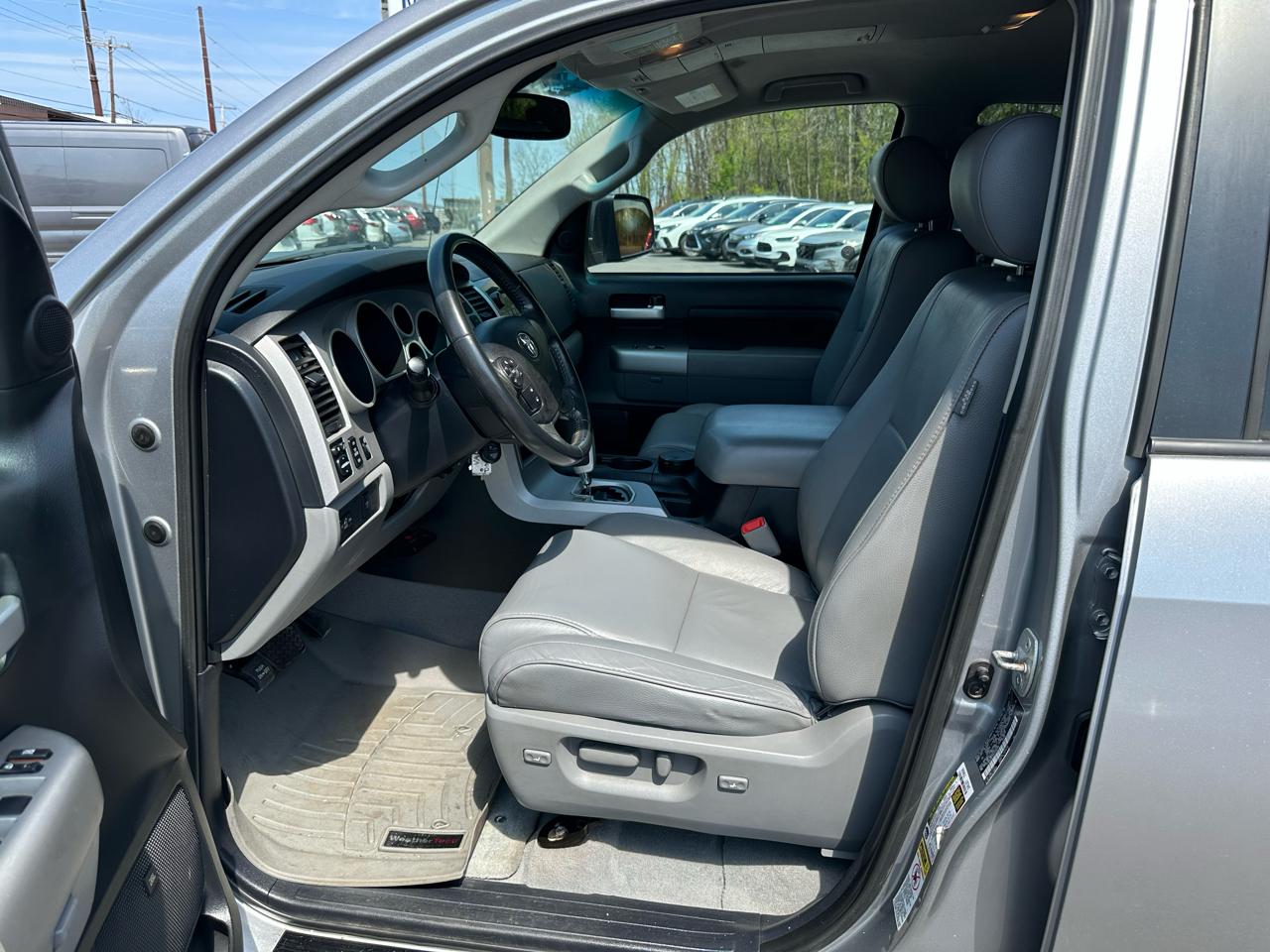 Toyota Tundra 4WD Truck Dbl 5.7L V8 6-Spd AT LTD (Natl) 2008