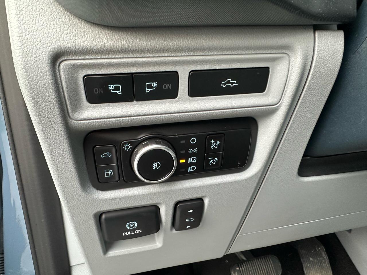 Ford F-150 Limited 4WD SuperCrew 5.5' Box 2023