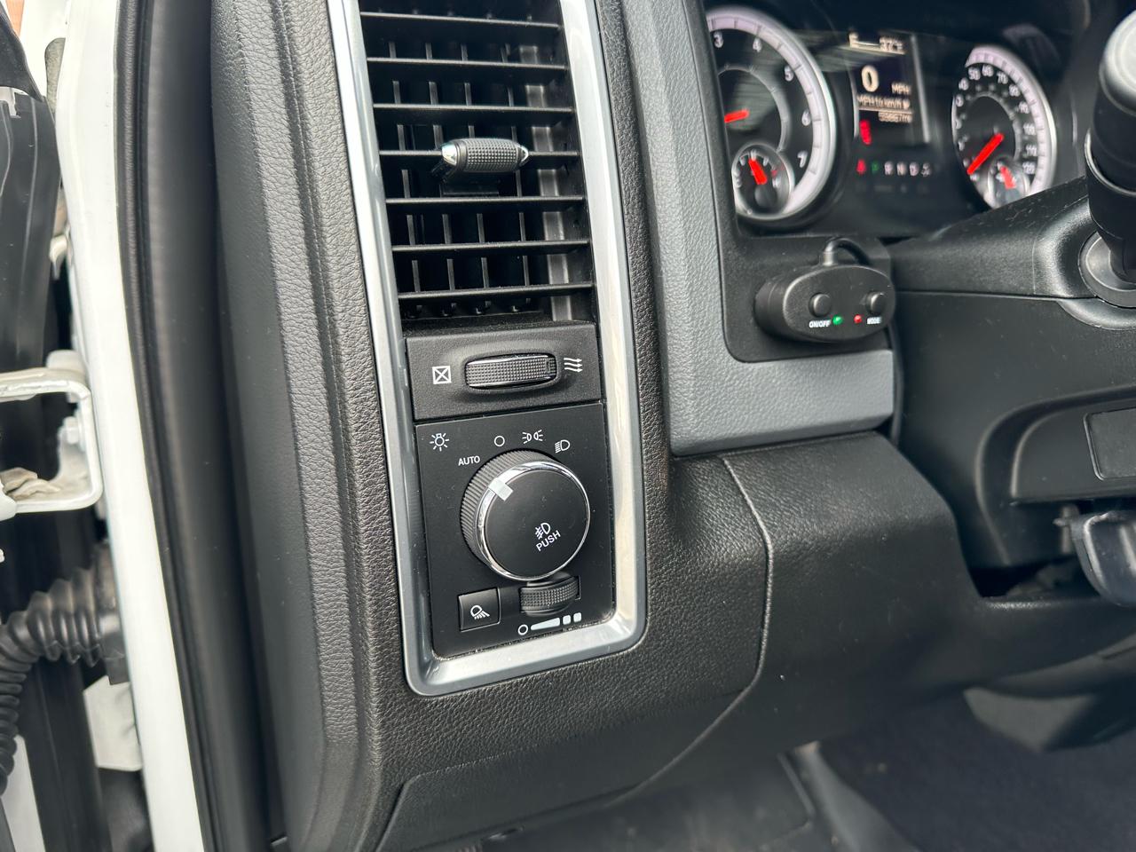 RAM 1500 Classic Warlock 4x4 Quad Cab 6'4" Box 2020