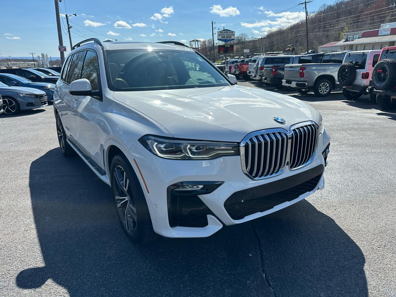 BMW X7 xDrive40i Sports Activity Vehicle 2021