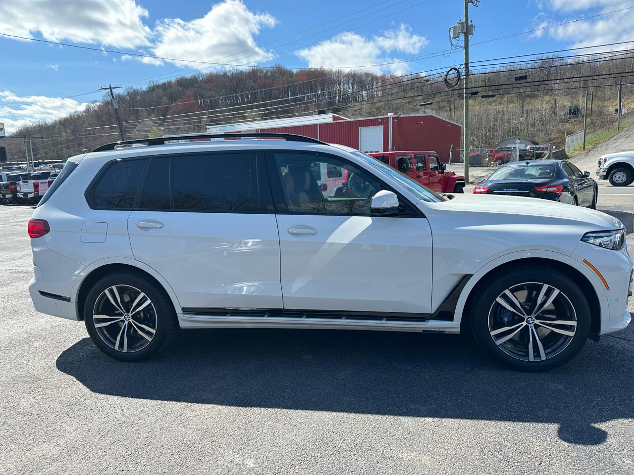 BMW X7 xDrive40i Sports Activity Vehicle 2021