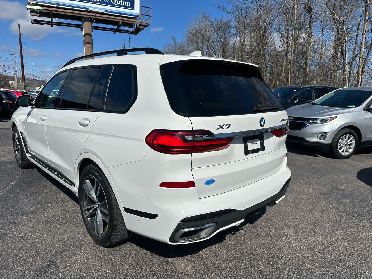 BMW X7 xDrive40i Sports Activity Vehicle 2021