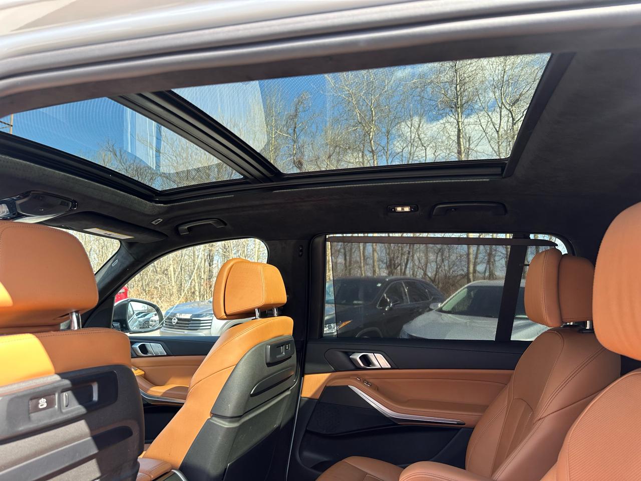 BMW X7 xDrive40i Sports Activity Vehicle 2021