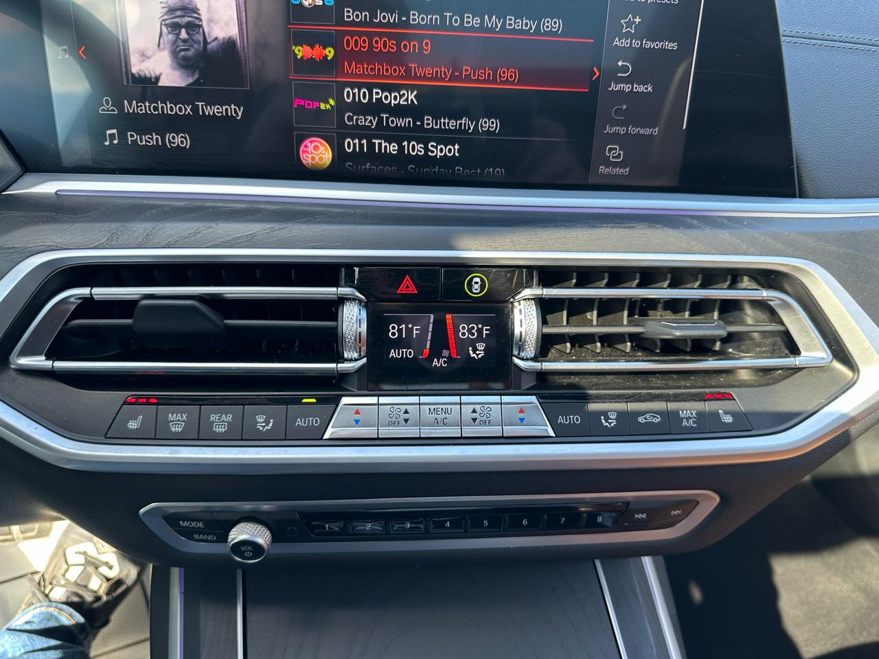 BMW X7 xDrive40i Sports Activity Vehicle 2021