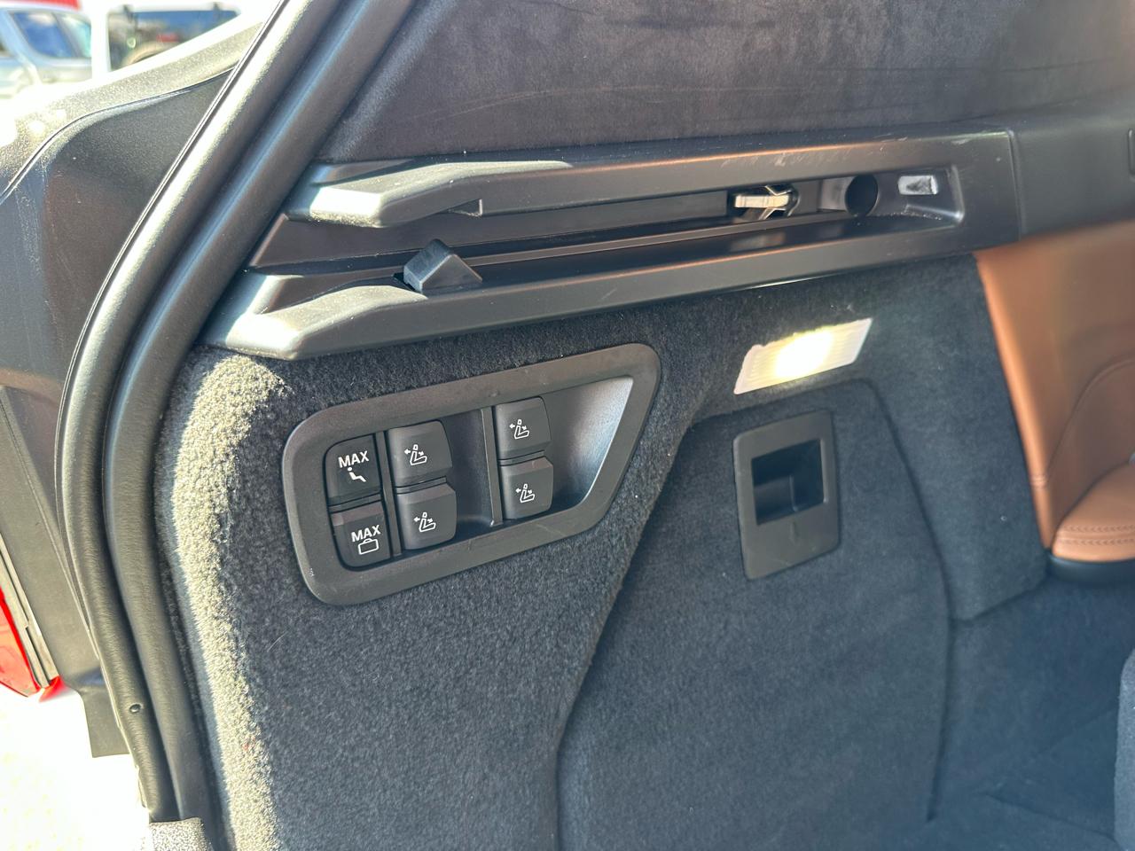 BMW X7 xDrive40i Sports Activity Vehicle 2021