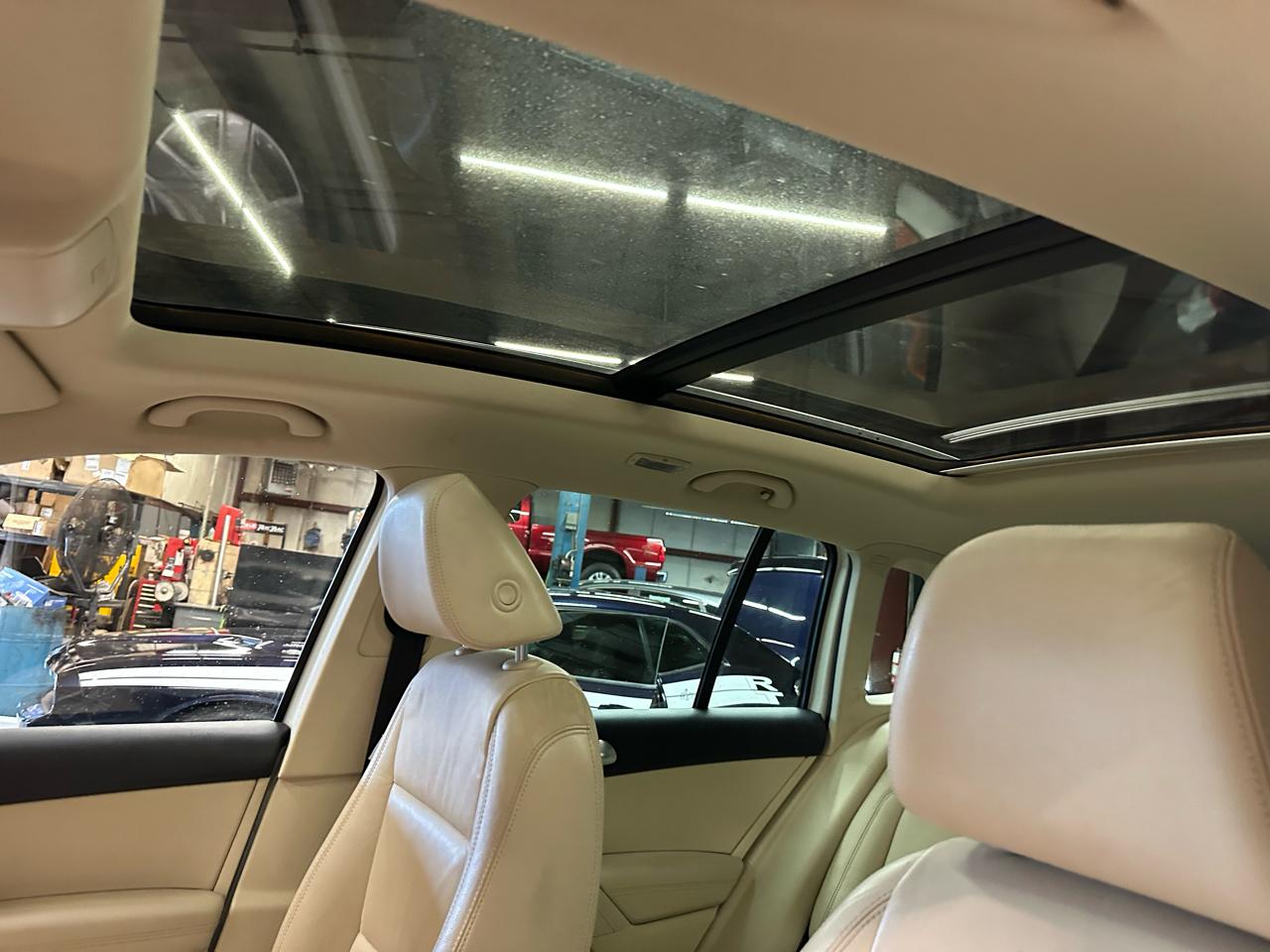 Volkswagen Tiguan 4WD 4dr S 4Motion 2011