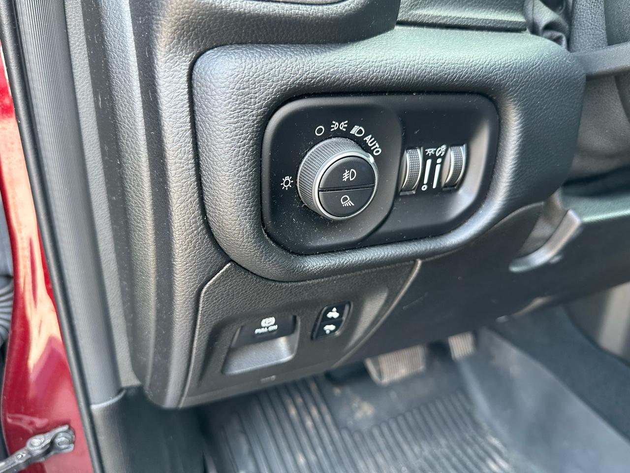 RAM 1500 Big Horn/Lone Star 4x4 Crew Cab 5'7" Box 2019