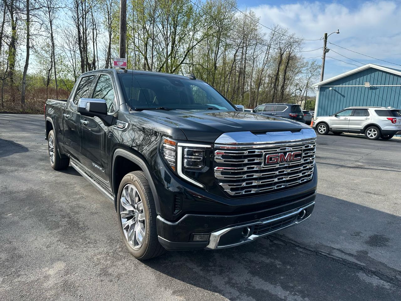 GMC Sierra 1500 4WD Crew Cab 157" Denali 2023