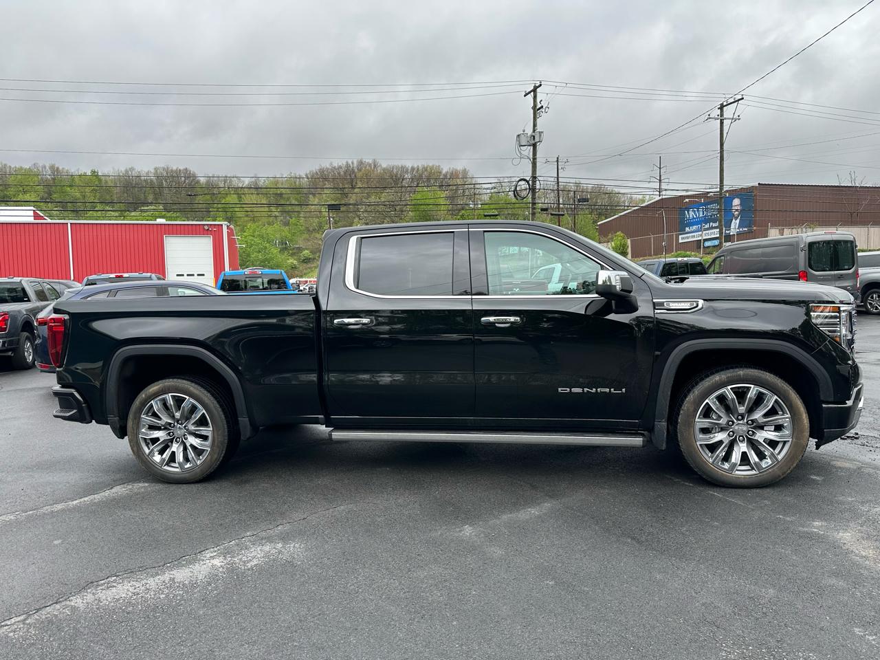 GMC Sierra 1500 4WD Crew Cab 157" Denali 2023