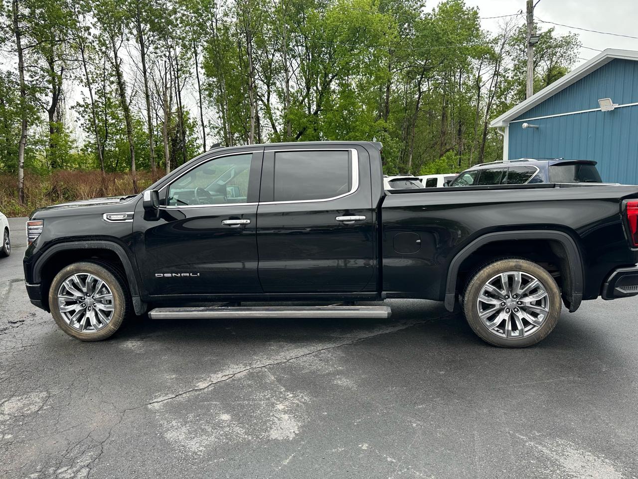 GMC Sierra 1500 4WD Crew Cab 157" Denali 2023