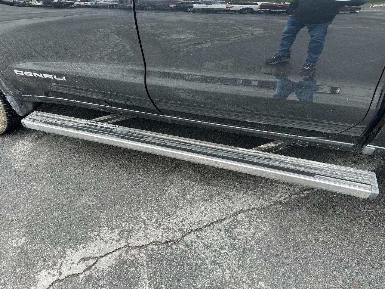 GMC Sierra 1500 4WD Crew Cab 157" Denali 2023