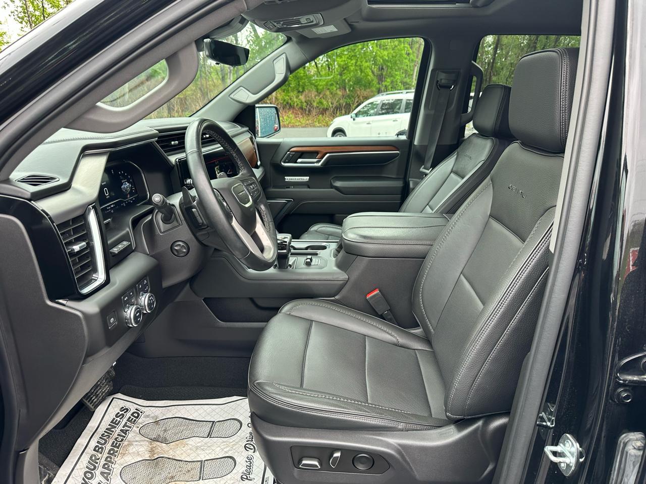 GMC Sierra 1500 4WD Crew Cab 157" Denali 2023
