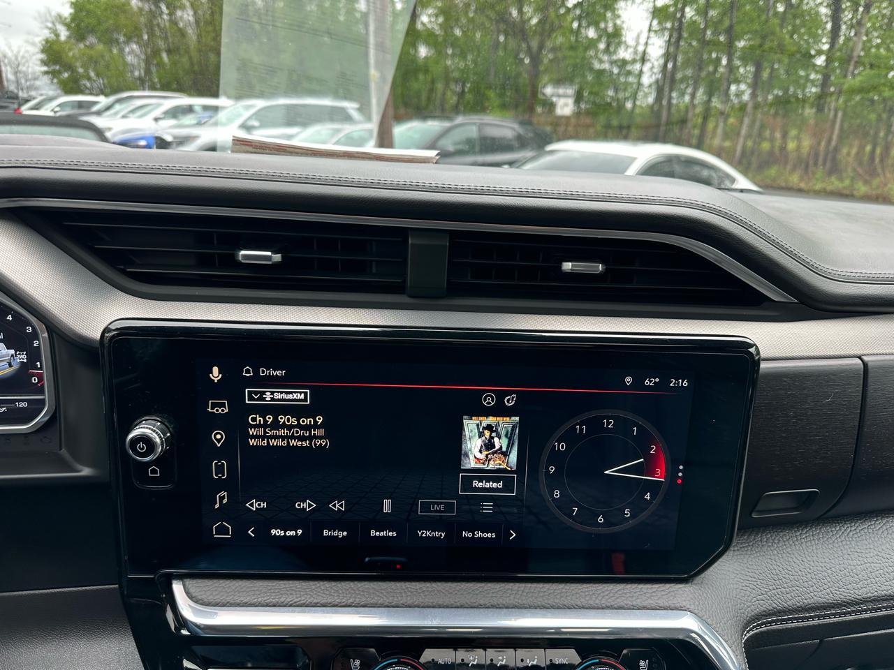 GMC Sierra 1500 4WD Crew Cab 157" Denali 2023