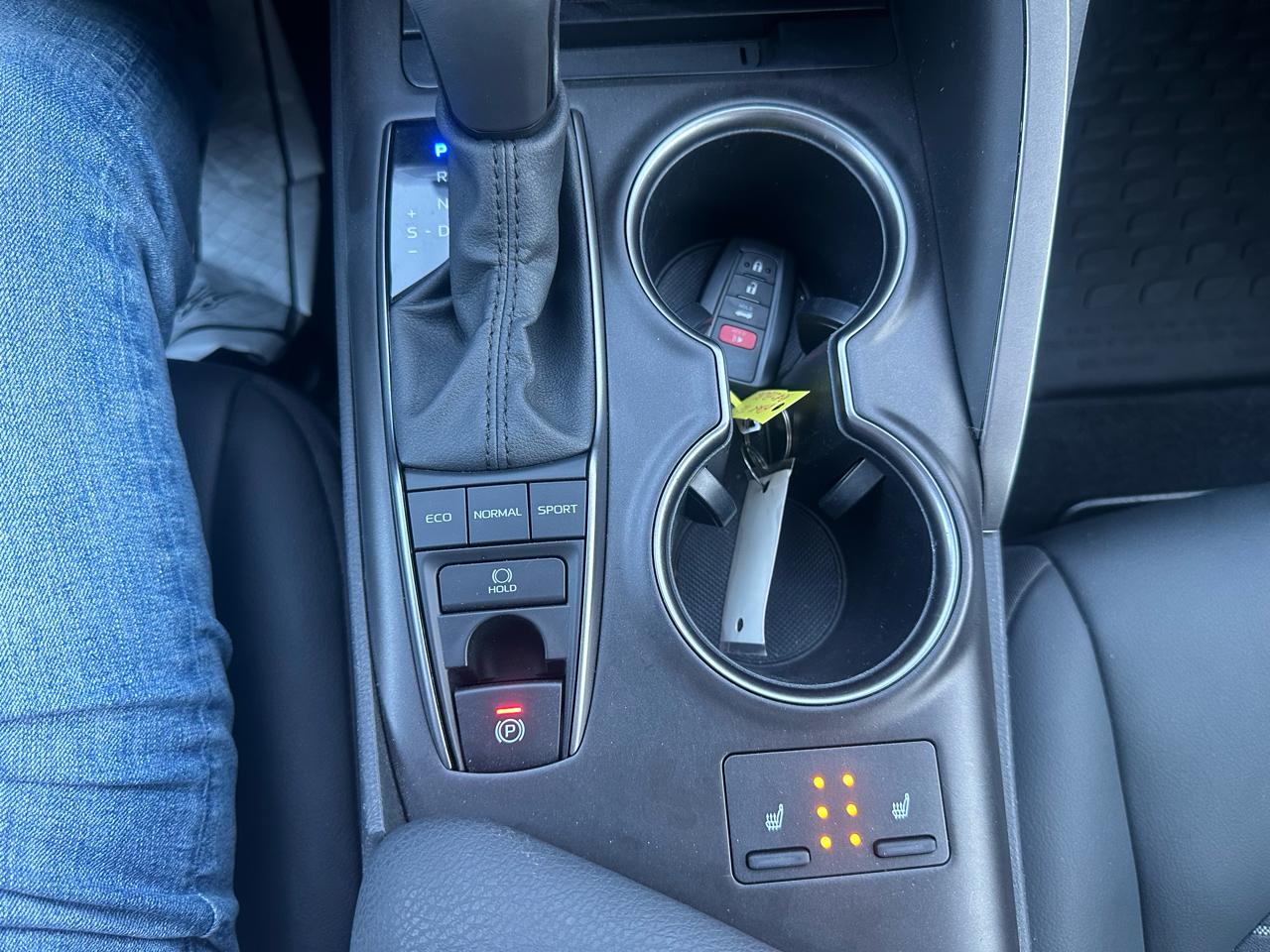 Toyota Camry SE Auto AWD (Natl) 2023