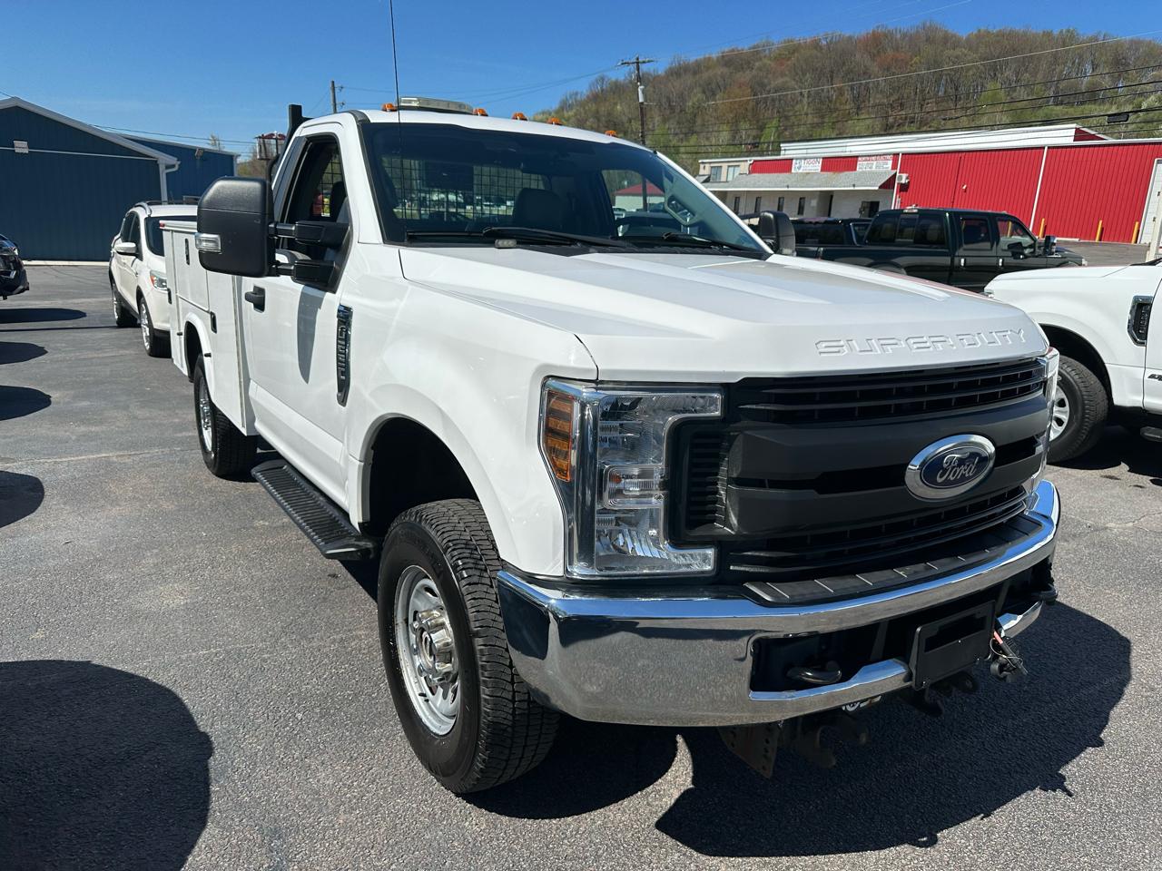 Ford Super Duty F-250 SRW XL 4WD Reg Cab 8' Box 2018