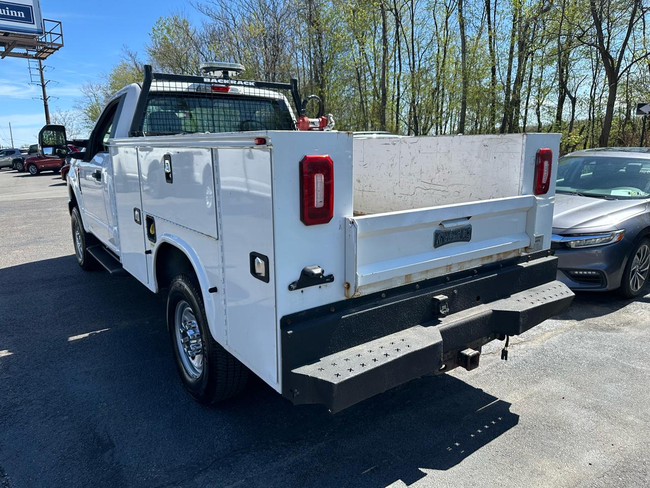 Ford Super Duty F-250 SRW XL 4WD Reg Cab 8' Box 2018