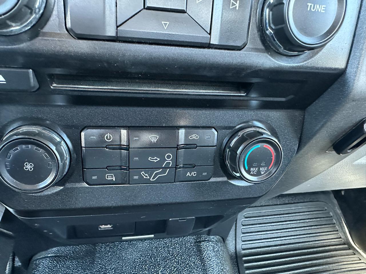 Ford Super Duty F-250 SRW XL 4WD Reg Cab 8' Box 2018