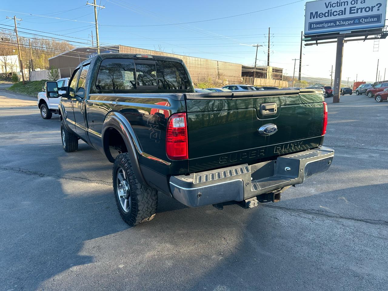 Ford Super Duty F-250 SRW Lariat 4WD Crew Cab 8' Box 2015