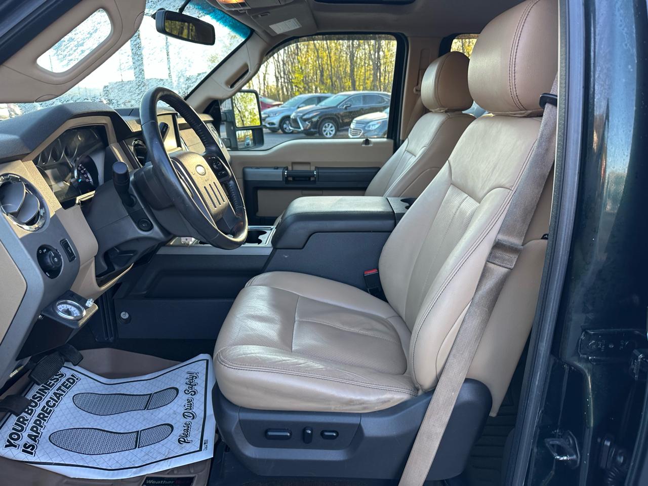 Ford Super Duty F-250 SRW Lariat 4WD Crew Cab 8' Box 2015