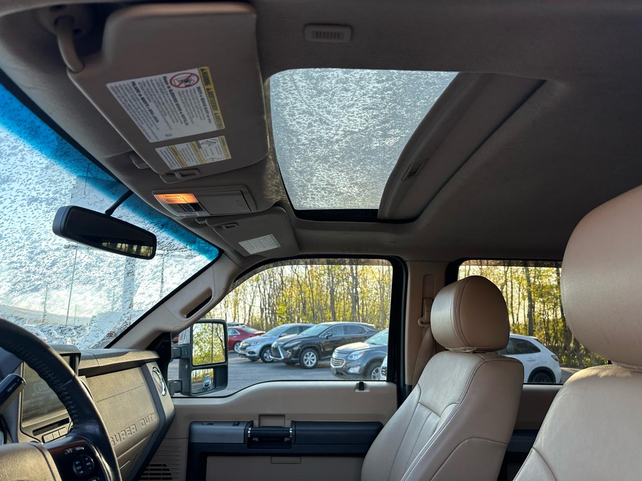 Ford Super Duty F-250 SRW Lariat 4WD Crew Cab 8' Box 2015